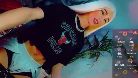 isabellagirs online show from May 15, 6:55 am