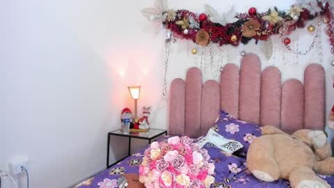  Martina  IG martissmith01 online show from December 4, 7:44 am