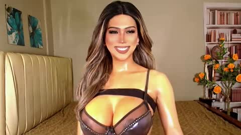 itsme_pearl69 online show from May 28, 11:47 pm
