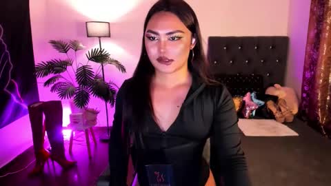 Siana online show from April 25, 5:43 pm