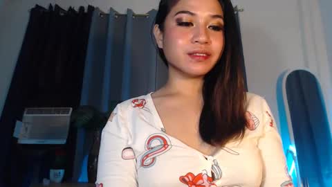 JASMINE online show from December 3, 2:43 pm