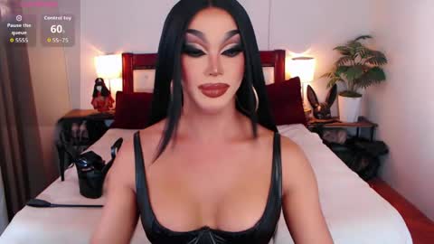Queen Jenifer online show from May 8, 10:28 pm