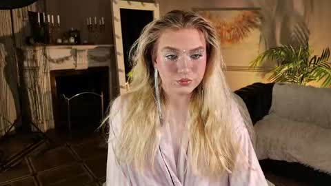 jes_solar online show from May 24, 9:45 pm