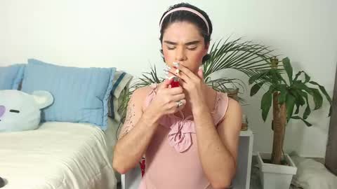 Jhuan Nhez online show from May 14, 1:15 am