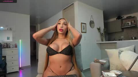 julessy online show from May 11, 4:48 pm