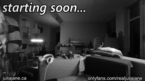 Julia Jane online show from February 4, 2:38 am