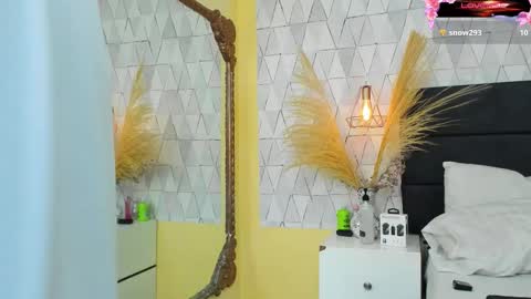 Justine online show from February 8, 5:46 am