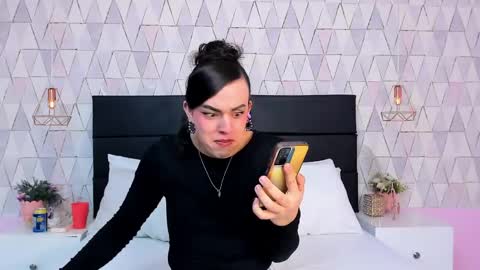 Justine online show from April 30, 5:02 am