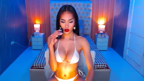 Snapshot of jynxocean chatting on February 5, 8:54 am Jynx online show from February 5, 8:54 am