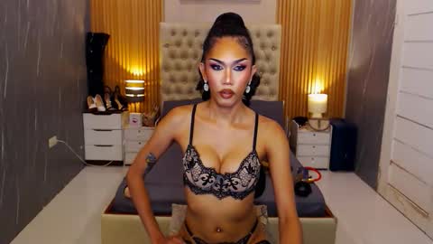 Snapshot of jynxocean chatting on October 27, 8:11 am Jynx online show from October 27, 8:11 am