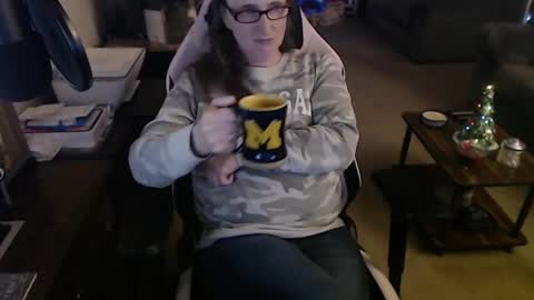 Snapshot of kait331 chatting on December 20, 1:36 am Camprincess331 online show from December 20, 1:36 am