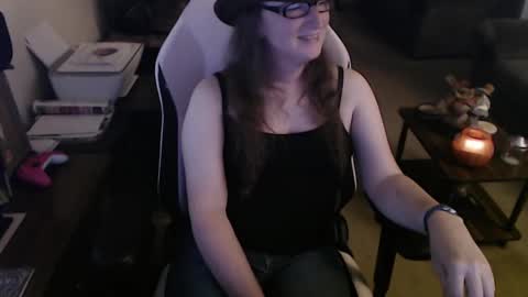 Snapshot of kait331 chatting on October 5, 2:23 am Camprincess331 online show from October 5, 2:23 am