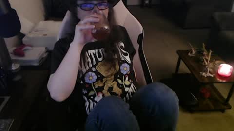 Camprincess331 online show from May 16, 1:36 am