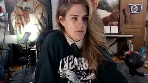 Katie online show from April 24, 4:04 am