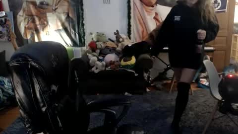 Katie online show from May 27, 4:09 am