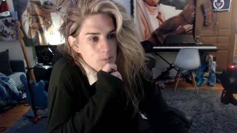 Katie online show from May 29, 4:22 am