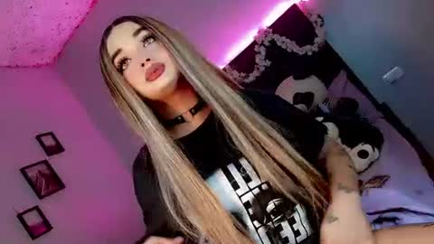 kattie_sweet_ online show from October 27, 7:44 pm
