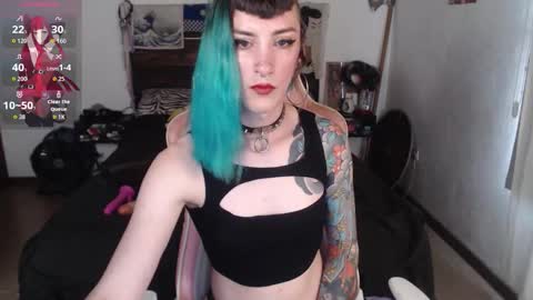 luna   online show from December 2, 8:34 pm