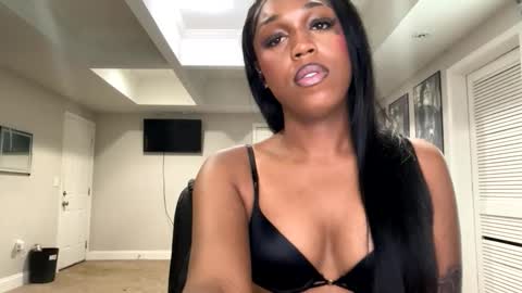 kaylagalaore online show from April 21, 3:30 pm