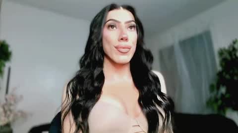 Kelsi  online show from May 24, 6:10 am