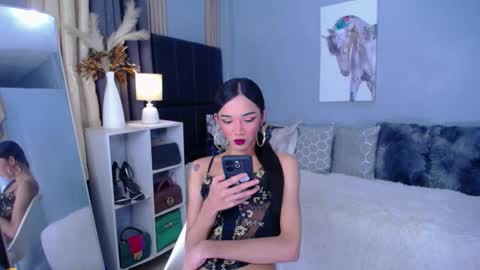 kieramoore online show from February 16, 9:59 am