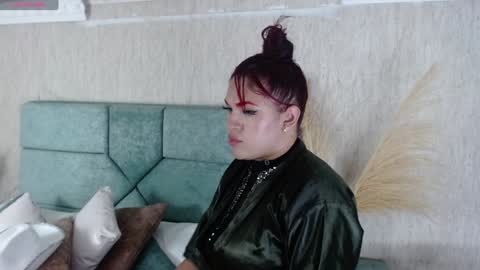 Kim Cossey online show from February 8, 2:36 am