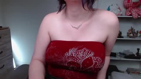 Krystal Syx online show from May 8, 12:51 am