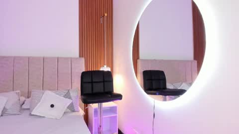 kloe sofia online show from May 7, 1:07 pm