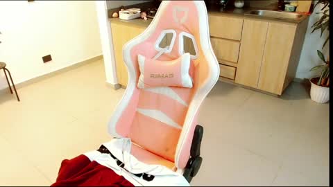 KYLIE QUEEN online show from May 9, 2:52 am
