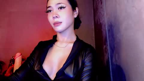 Ella online show from May 28, 5:11 pm