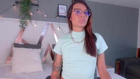 lauraagomezz__ online show from October 20, 8:01 pm