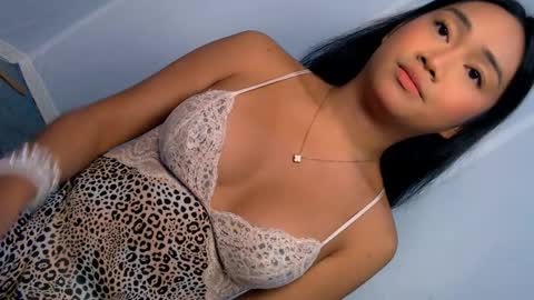 chloe3 online show from October 1, 1:01 pm