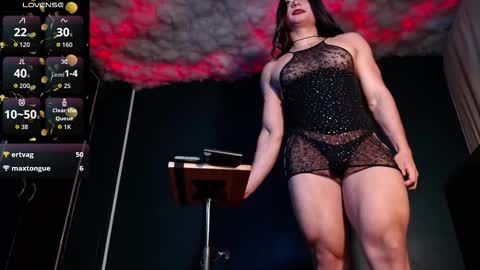 Layla   help me with your thumbs up its important  online show from December 23, 1:21 am