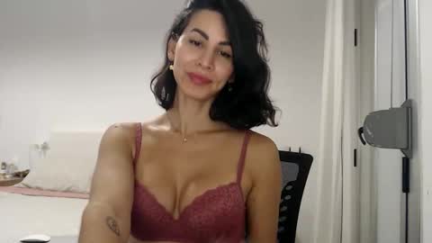 Layla online show from October 3, 8:53 pm