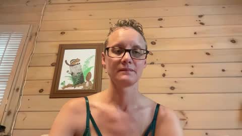 Lee online show from September 20, 7:41 pm