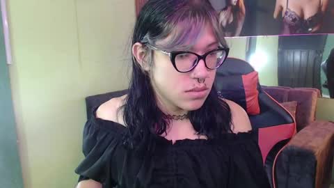lilith  online show from May 7, 11:39 am