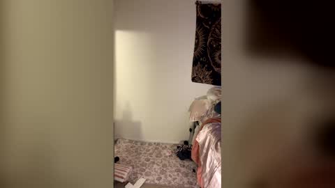 Peaches online show from March 15, 5:21 am