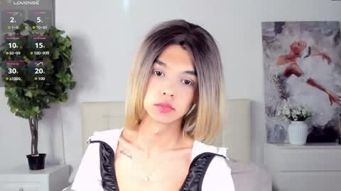 lizzydelrey online show from May 2, 2:44 pm