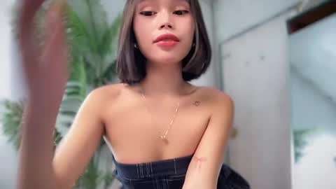 lovely_cittie18 online show from May 16, 4:21 am