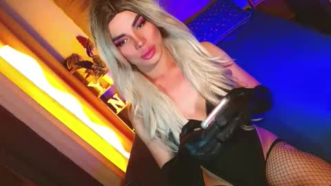 lovelymiss_shyna11 online show from May 8, 8:44 am
