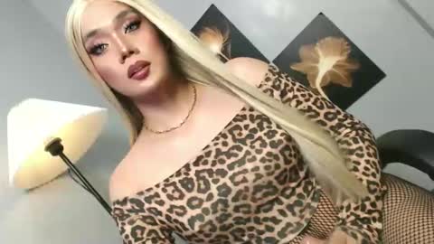 lovers moon22 online show from May 6, 1:50 pm