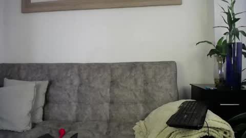 luciiana online show from April 26, 3:43 pm