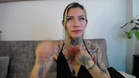luciiana online show from May 10, 1:05 pm