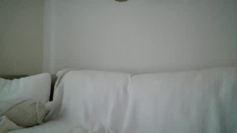 Luxious online show from March 2, 8:05 pm