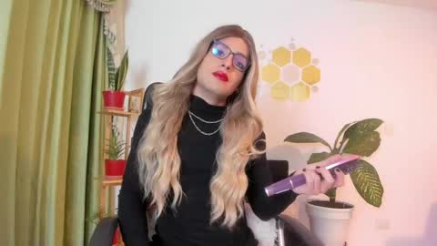 Luka Castillo online show from May 15, 3:48 am