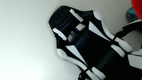 luna_whitedoll online show from May 4, 9:25 am