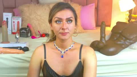 lunitadiva online show from May 23, 6:48 pm