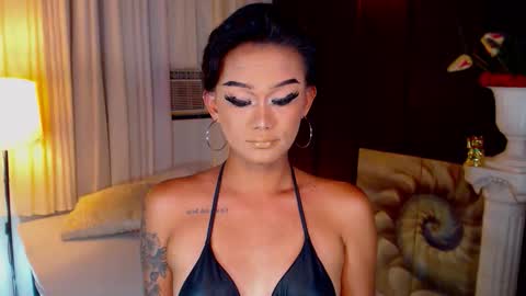 AdriannaFowks online show from April 17, 3:31 am