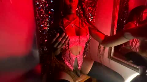 luvvlee online show from May 10, 9:09 pm