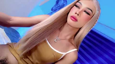 Mocah online show from April 26, 5:27 am